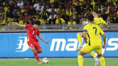 FIFA đẩy bóng đá Malaysia xuống hạng và chờ trả lại ngôi đầu bảng cho Việt Nam