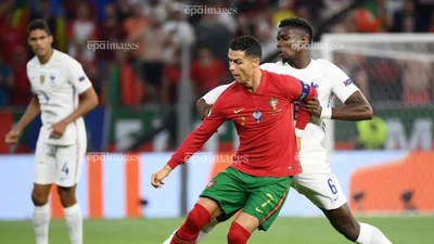 ‘Quái kiệt’ Pogba nhận giải thưởng đặc biệt và nói sự thật về Ronaldo