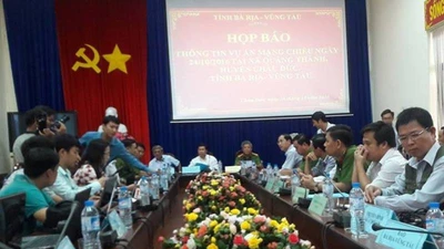 Họp báo vụ vợ con trưởng Ban Dân vận bị sát hại