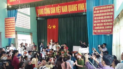 Buổi xin lỗi ông Hàn Đức Long diễn ra trong hỗn loạn 