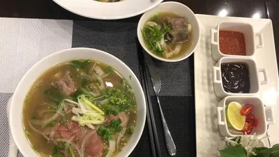 'Review' tô phở và 2 món siêu đắt ở tòa nhà cao nhất Việt Nam