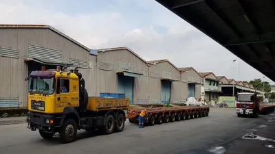 Cận cảnh xe siêu khủng chở tàu metro số 1