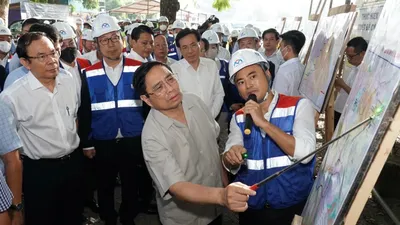 Thủ tướng Chính phủ Phạm Minh Chính thị sát tuyến metro số 1