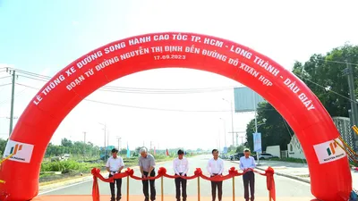 Thông xe đường song hành cao tốc TP.HCM - Long Thành - Dầu Giây, giải tỏa áp lực cho khu Đông TP.HCM