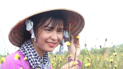 Tháng 5, đến Tràm Chim ngắm hoa lạ