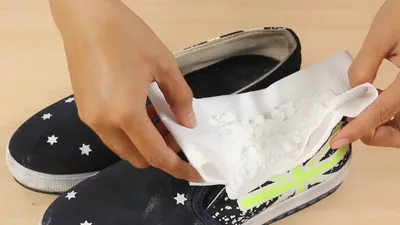 Đánh bay mùi hôi giày 'siêu đơn giản'