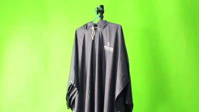 Bạn đã biết cách bảo quản áo mưa đúng cách?