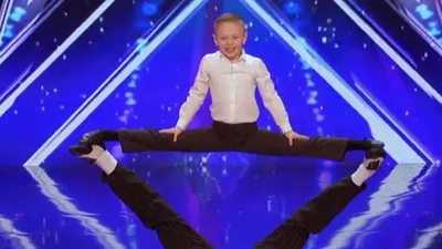 2 cha con trình diễn kỹ thuật uốn dẻo gây kinh ngạc 