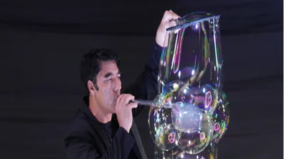 Ngập tràn cảm xúc cùng phù thủy bong bóng Fan Yang