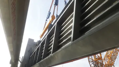 Cận cảnh cửa van ngăn triều 'khủng' nhất Việt Nam