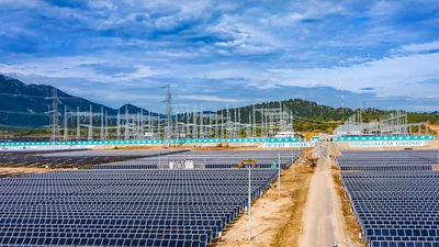 Đưa dự án điện mặt trời 12.000 tỉ đồng vào hoạt động