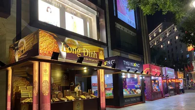 La liệt bánh Trung thu giảm giá, khách vẫn 'ngó lơ'