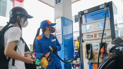 Chiều nay giá xăng A95 tiếp tục tăng, phá mốc 25.000 đồng/lít