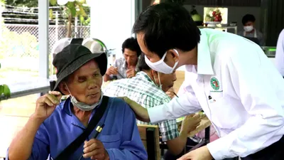 No lòng suất cơm 0 đồng giữa mùa COVID-19