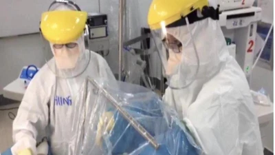 TP.HCM: Cứu bệnh nhân COVID-19 bị thủng ruột