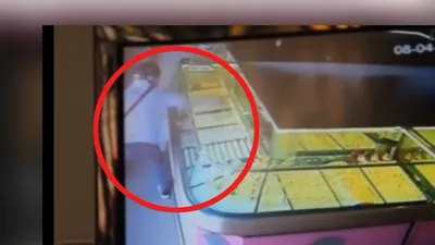 Clip tên cướp dùng búa cướp tiệm vàng giữa ban ngày