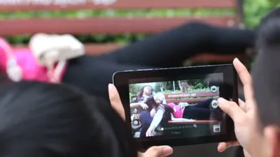 Đăng tải hình ảnh 'khó đỡ' của người nổi tiếng, có phạm luât? 