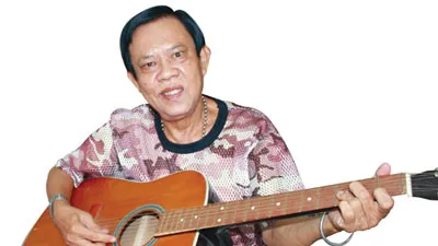 Video: Nốt nhạc trầm của 'ông vua' nhạc sến Vinh Sử