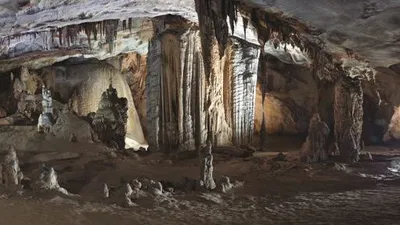 Chùm ảnh: Xuyên qua đá vôi trong lòng hang Thiên Đường