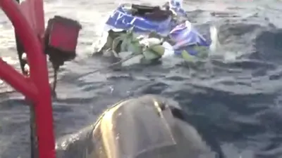 Clip vớt được mảnh khung vỏ, lốp của máy bay CASA 212