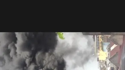 Hàng trăm chiến sĩ khống chế đám cháy gần chợ Kim Biên