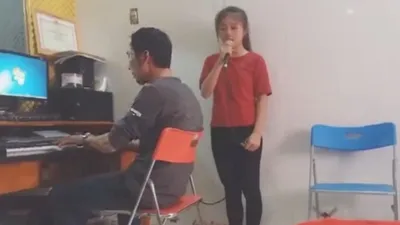 Nữ sinh hát 'Mẹ yêu ơi' lay động triệu trái tim