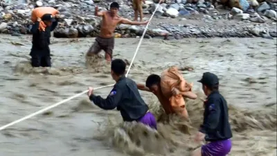 Clip: Những hình ảnh khó tin về lũ quét ở Sơn La