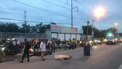 Xe máy va chạm với xe khách 16 chỗ, nam thanh niên tử vong