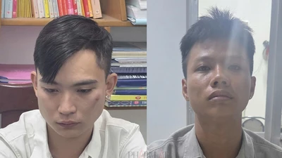 Hai nhân viên cũ đâm tổ trưởng ngay trong công ty chuyển phát nhanh