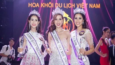 Khánh Ngân đăng quang 'Hoa khôi Du lịch Việt Nam 2017'