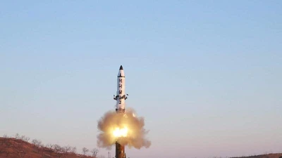 Triều Tiên bất ngờ phóng một lúc 4 tên lửa đạn đạo