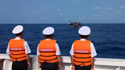 Ngư dân tàu câu cá ngừ Phú Yên mất tích trên biển