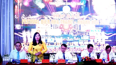 Hơn 1650 drone trình diễn ánh sáng đêm khai mạc Festival Biển Nha Trang