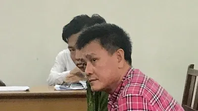 Cán bộ hải quan Cát Lái nhận hối lộ hầu tòa