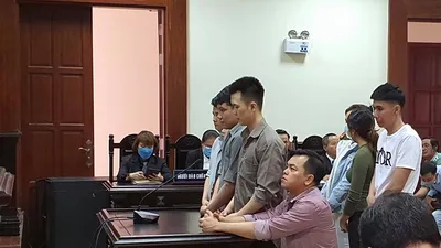 'Đại gia' đeo vàng giả Phúc XO được giảm án 2 năm tù
