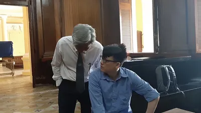 Nhân viên an ninh hàng không dỏm giăng bẫy lừa