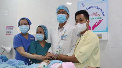 Người cha đóng hai vai trong Ngày Thầy thuốc Việt Nam