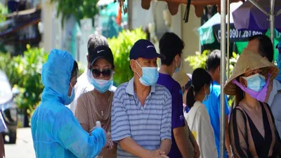 TP.HCM phong tỏa hẻm nơi con trai ca mắc COVID-19 sống