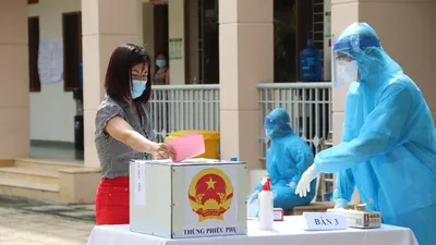 TP.HCM: Bệnh nhân COVID-19, người cách ly với niềm vui bầu cử 