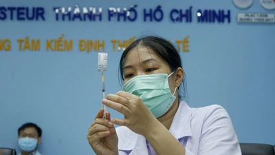 TP.HCM ưu tiên tiêm vaccine COVID-19 đợt 3 cho gần 72.000 người