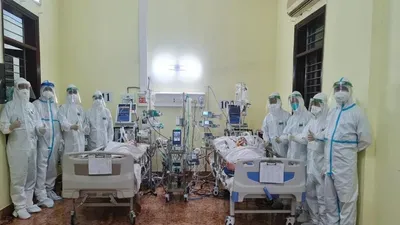 Bác sĩ sáng tạo 'chia' máy ECMO cứu sản phụ mắc COVID-19 nguy kịch