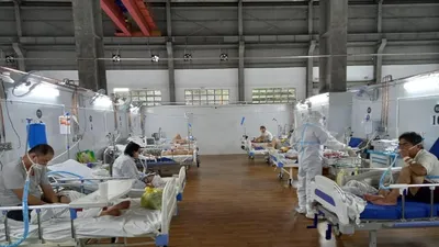 Trung tâm hồi sức COVID-19 mới ở TP.HCM liên tục nhận bệnh nặng