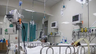 TP.HCM: Nhiều người ngộ độc hôn mê sau khi mua rượu ở tiệm tạp hoá về uống 