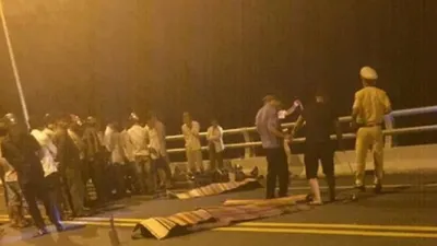 Xe máy đối đầu trên cầu Giao Thủy, 2 thanh niên tử vong