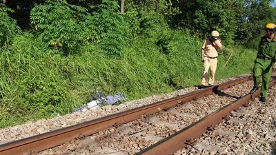 Băng qua đường, người phụ nữ bị tàu hỏa tông tử vong