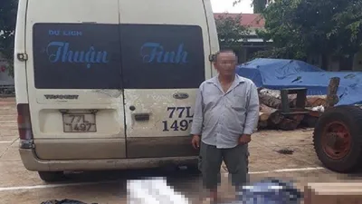 Xe khách chở gần 3.000 gói thuốc lá lậu ở Gia Lai