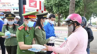 Khẩu trang y tế miễn phí trong mùa dịch COVID-19