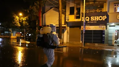 Ảnh: Cận cảnh tháo dỡ 4 khu phong tỏa ở Đắk Lắk