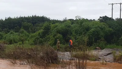 1 phụ nữ bị nước cuốn trôi ở suối Cam Ly