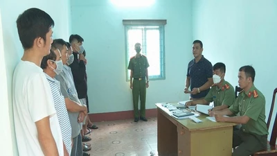 Triệt phá đường dây cá độ bóng đá giao dịch 40 tỉ mỗi tháng